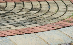 How to lay Paving Stones to make them Last