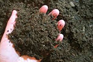 Lay your top soil effectively with the following tips and advice